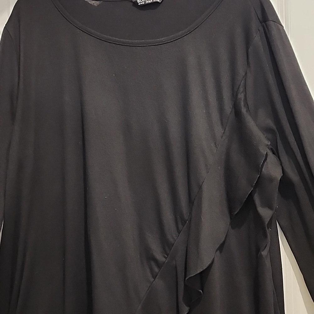 Bloomchic Black Long Sleeve Top With Flatteting Diagonal Ruffle Detail 1x - Picture 5 of 6